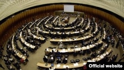 نمایی از سالن شورای حقوق بشر سازمان ملل متحد که در ژنو سوئیس قرار دارد.