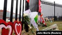 Cveće za policajku, žrtvu napadača Gabrijela Vortmana u Kanadi