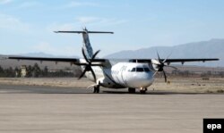 A Pakistan International Airlines ATR-42 turboprop passenger plane (file photo)