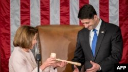 Congresmenii Paul Ryan și Nancy Pelosi