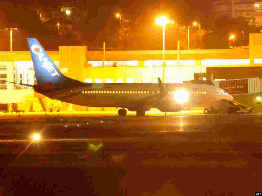 На борту захваченного на Ямайке самолета остаются 5 членов экипажа