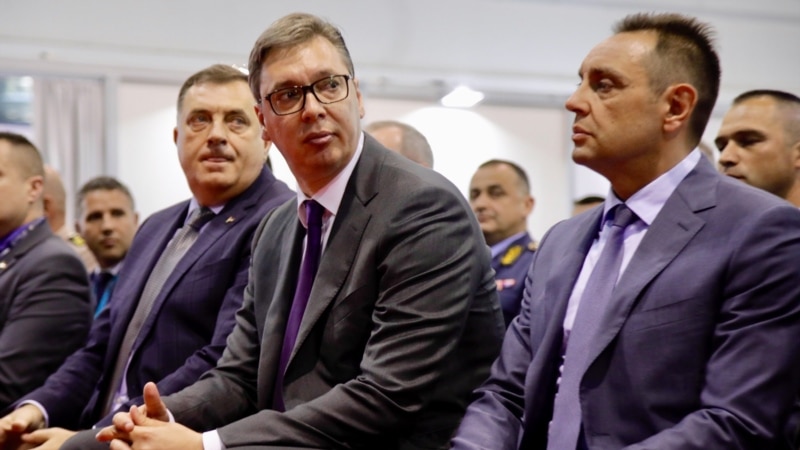 Итен состанок на Вучиќ со соработниците по оставката на Харадинај