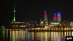 Turnurile de la Baku