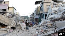 Только за первые полтора дня после землетрясения американский Красный Крест получил пожертвования для Гаити в четыре миллиона долларов