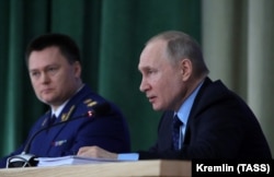 Игорь Краснов и президент России Владимир Путин на расширенном заседании коллегии Генеральной прокуратуры России, март 2020 года