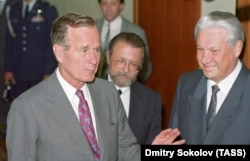 Президент США Джордж Буш і президент Росії Борис Єльцин (ліворуч). Москва, 30 липня 1991 року