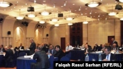 رجال أعمال عراقيون في مؤتمر عن القطاع الخاص