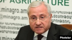 Armenia - Agriculture Minister Sergo Karapetian gives a press conference in Yerevan, 26Dec2012.
