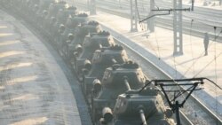 Танки Т-34, переданные России Лаосом, на железнодорожной станции в Чите, Россия, 13 января 2019 года