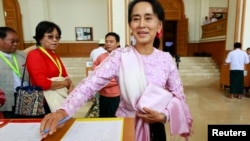 Лидер движения за демократию Мьянмы Аун Сан Су Чжи