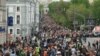 Minlərlə yazar Moskva küçələrinə axışdı