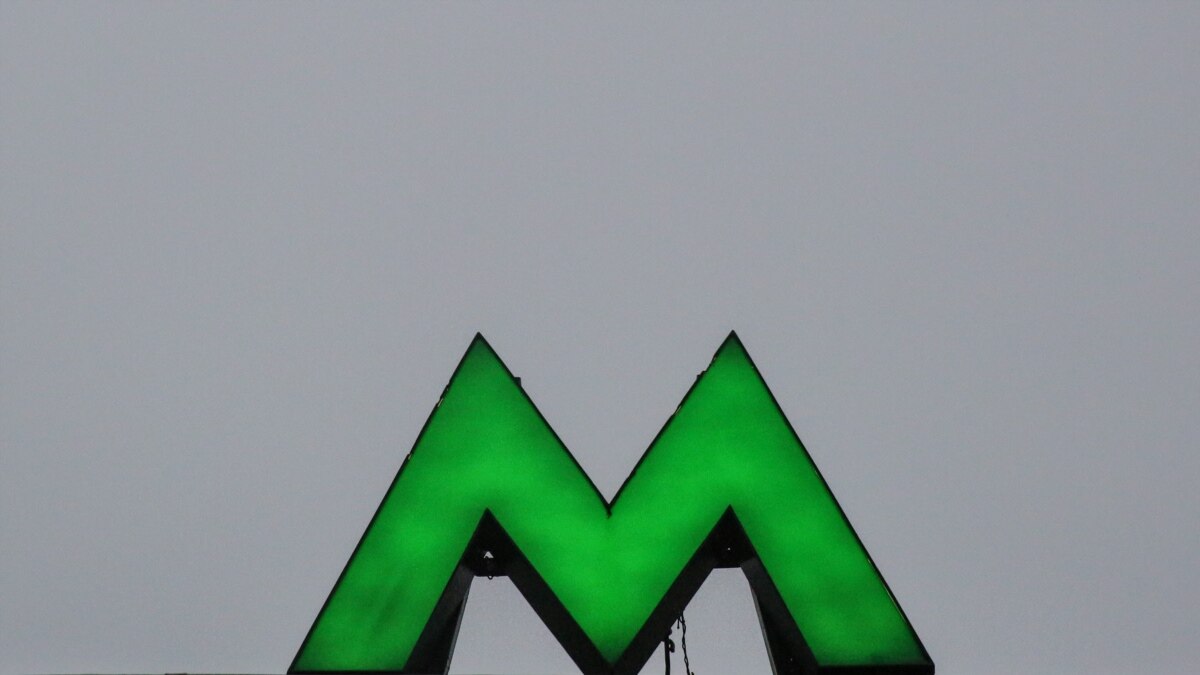 na-kassah-i-v-ofise-policii-metro-hranyatsya-53-defibrillyatory-kievskiy-metropoliten На кассах и в офисе полиции метро хранятся 53 дефибрилляторы - Киевский метрополитен