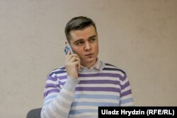Назіральнік Юры Вашчанчук, які зьняў на відэа спробу ўкіду бюлетэняў