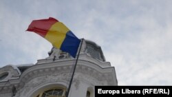 26 квітня Румунія вислала помічника військового аташе Росії Олексія Гришаєва. У Бухаресті заявили, що зробили це через діяльність, несумісну з його дипломатичним статусом