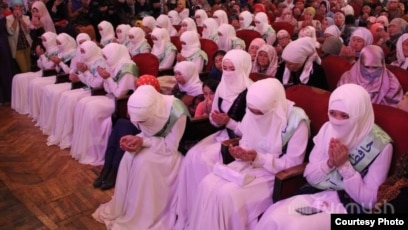 Жапондық әйел порно би билеп жатыр Эрик Мулатто порно