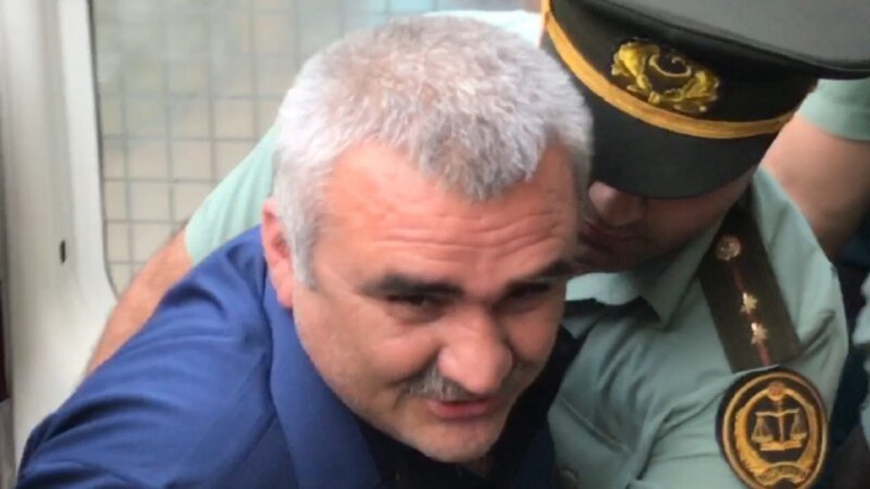 Azerbaýjanyň prokurory žurnaliste 8 ýyl kesilmegini isleýär