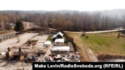 Згорілий будинок в селі Личмани на Житомирщині, 18 квітня 2020 року