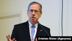 Fostul ambasador al SUA, Mark Gitenstein, a fost audiat marți în Senatul american după ce a fost nominalizat de președintele Joe Biden la funcția de ambasador al SUA la UE