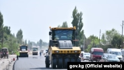 Бишкек-Кара-Балта жолунун курулушу. Архивдик сүрөт.