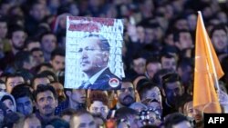 Türkiýe: Erdoganyň partiýasy ýeňiş gazandy