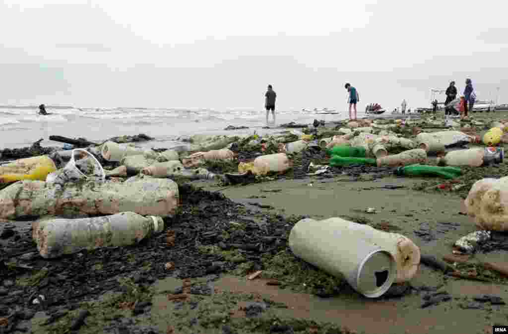آلودگی در ساحل خزر در ایران