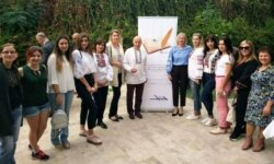 Представники громади українців у Лівані разом із працівниками посольства України