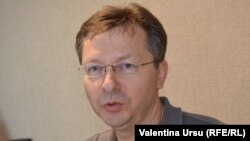 Veaceslav Negruța în studioul Europei Libere