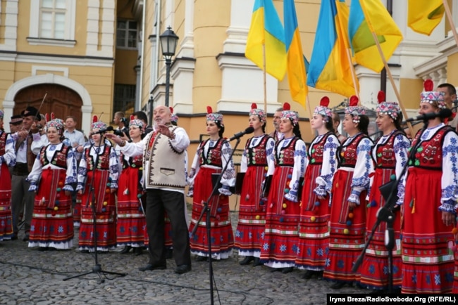 5F85E802 164C 46E3 8143 B72241F43202 w650 r0 s - Ужгород о 6-ій ранку привітав Україну з Днем незалежності (Радіо Свобода) - rai.ua