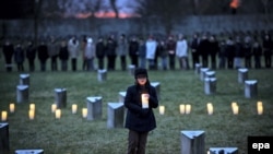 Церемония памяти жертв нацизма в Чехии, в бывшем концлагере Терезин