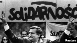 Лідер «Солідарності» Лех Валенса під час президентської виборчої кампанії 1989 року