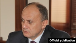 Министр обороны Армении Сейран Оганян (архив)
