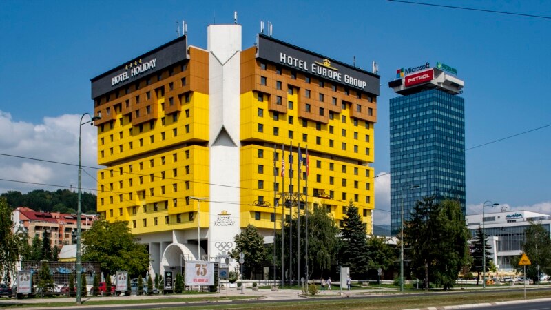 Hoteli Holiday në Sarajevë: Mbijetoi luftën, vështirë se e mbijeton edhe pandeminë