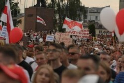 Protesters rally against the presidential election in Hrodna on August 18.
