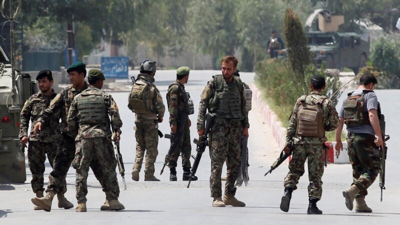 Десетици тела на авганистански војници пронајдени по напад од Талибанци
