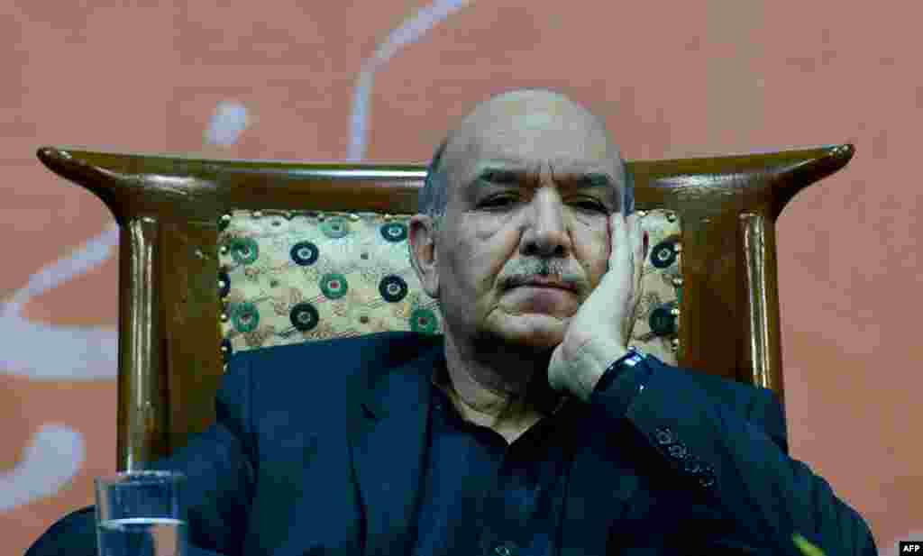 Presidential candidate Qayum Karzai, the elder brother of Afghan President Hamid Karzai, attended an election gathering in Kabul on February 2.