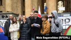 Протестующие у здания парламента Грузии