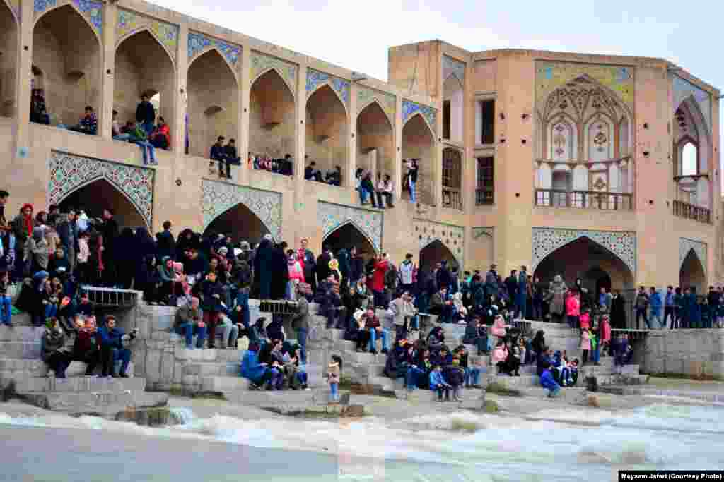 زاینده&zwnj;رود، اصفهان