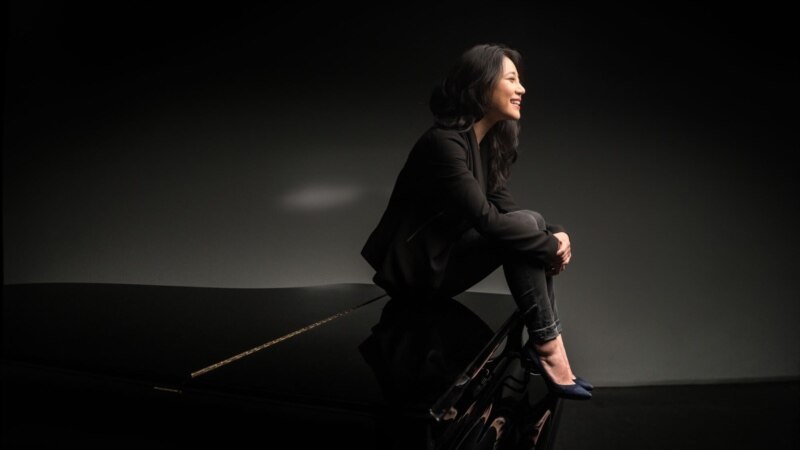 Страстната кинеската пијанистка Зи Зи солистка со Филхармонија 