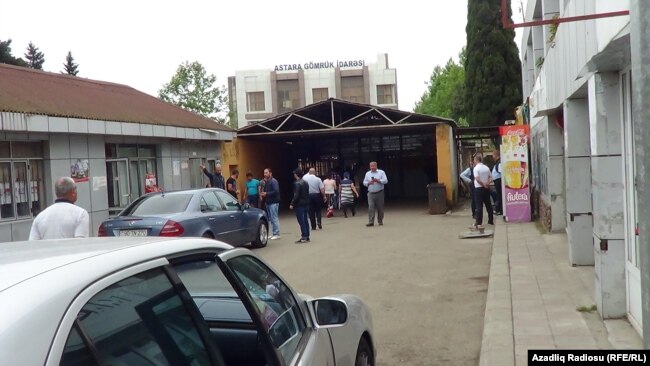 Astara, gömrük keçid məntəqəsinin qarşısı 12 may 2018
