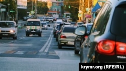 Автомобильные «пробки» в Симферополе, архивное фото