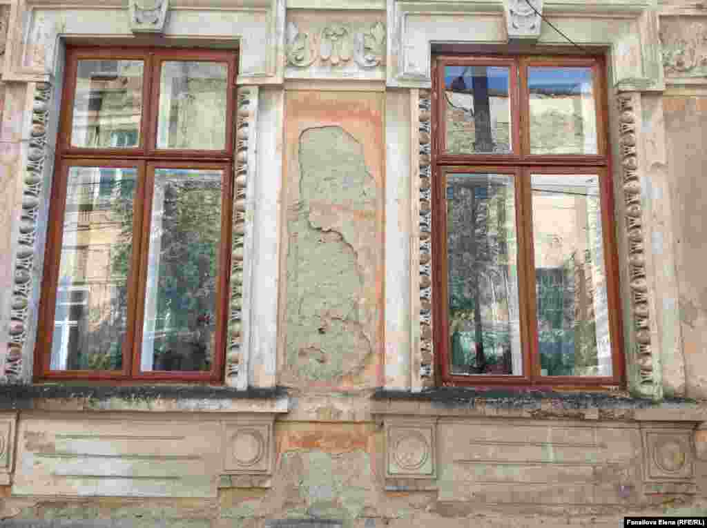 Окна улицы Саксаганского