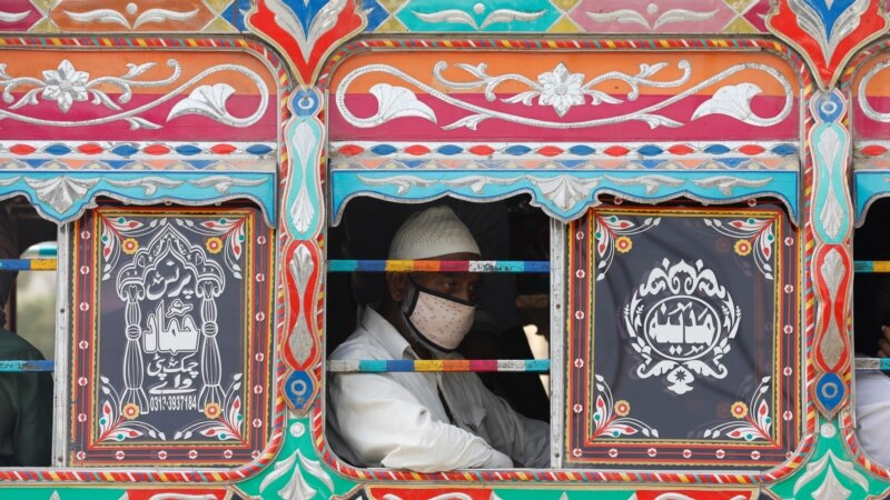 پاکستان د کرونا وبا له کبله لګولي بندیزونه پای ته رسوي