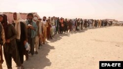 مهاجران افغان در مرز پاکستان