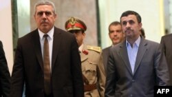 رئیس‌جمهوری ایران و معان رئیس‌جمهوری عراق (سمت چپ)
