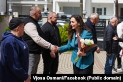 Ish-presidentja e Kosovës, Vjosa Osmani, gjatë një vizite në qytetin e Gjilanit.