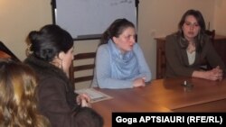 არასამთავრობო ორგანიზაციის - „კონსტიტუციის 42-ე მუხლი“ - წარმომადგენლები გორში