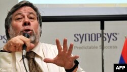 "Apple" firmasyny döredenleriň biri bolan Steve Woznýak.