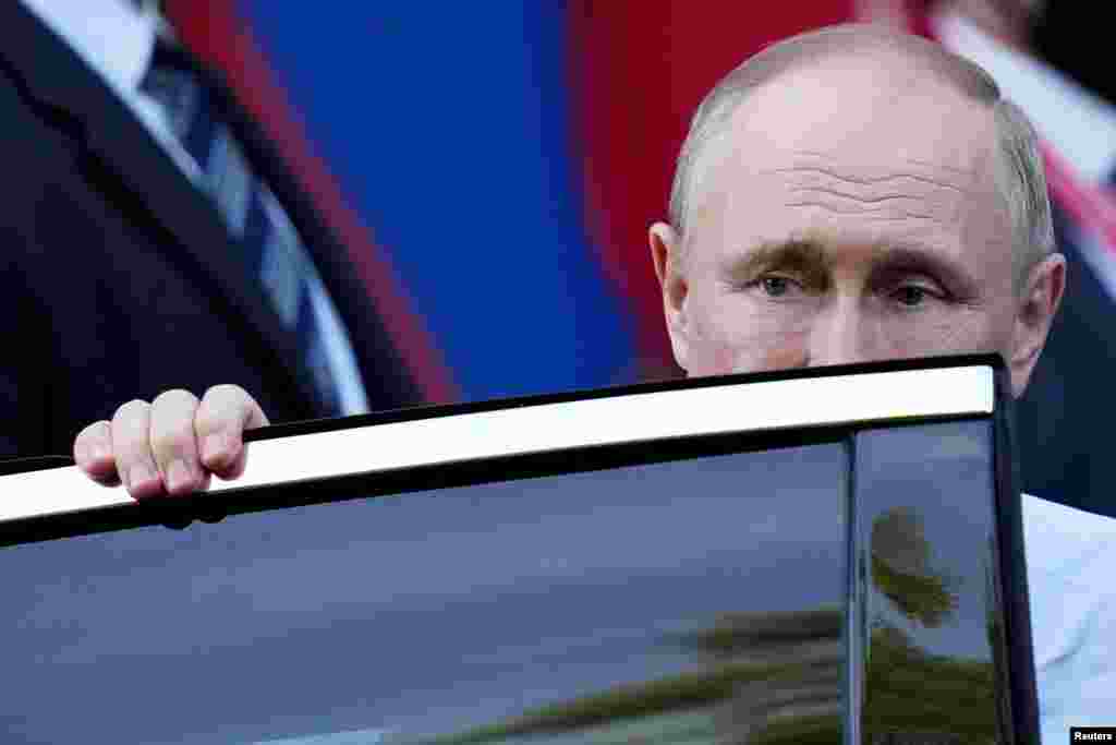 САД / РИСИЈА - Американскиот претседател Џо Бајден допрва треба да се согласи за време и место за нови разговори со рускиот претседател Владимир Путин, изјави портпаролката на Белата куќа Џен Псаки.