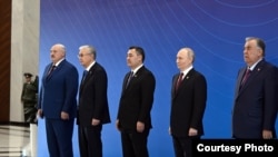 კოლექტიური უსაფრთხოების ხელშეკრულების ორგანიზაციის წევრი ქვეყნების პრეზიდენტები ბიშკეკის სამიტზე. 2025 წლის 27 ნოემბერი