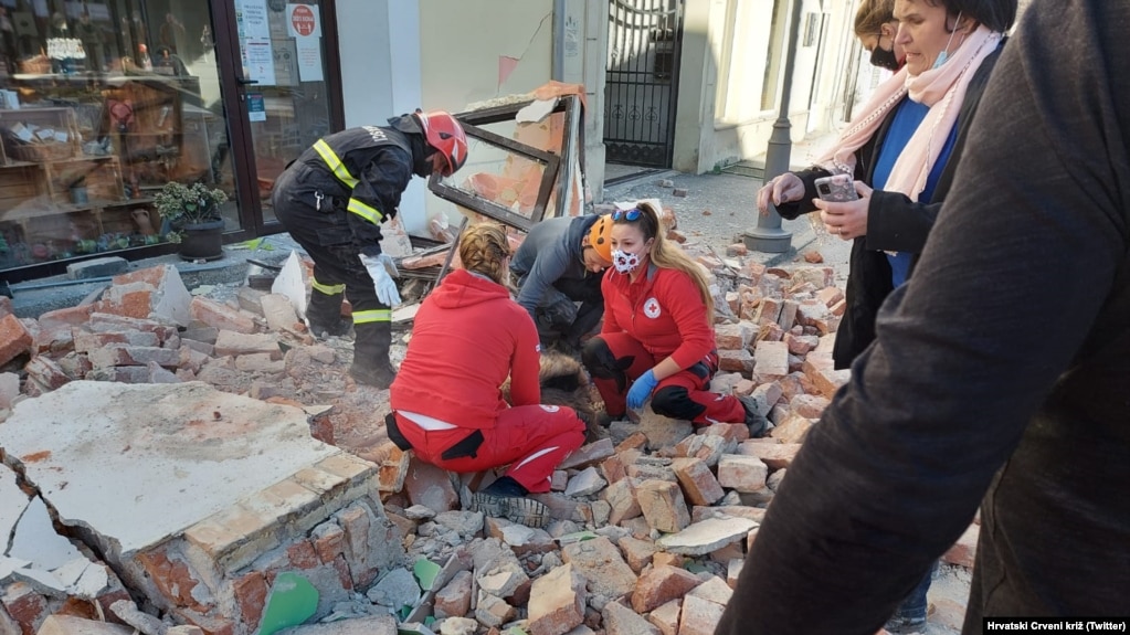 شهر پترینیا در کرواسی پس از زمین‌لرزه امروز، ۹ دی